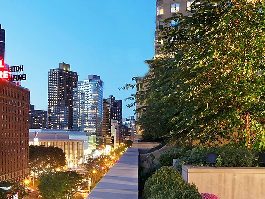 Sold by Sotheby's International Realty | media 35