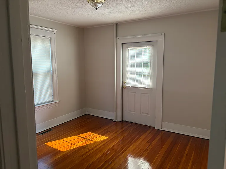 11 Hill Ave #A — Photo 10