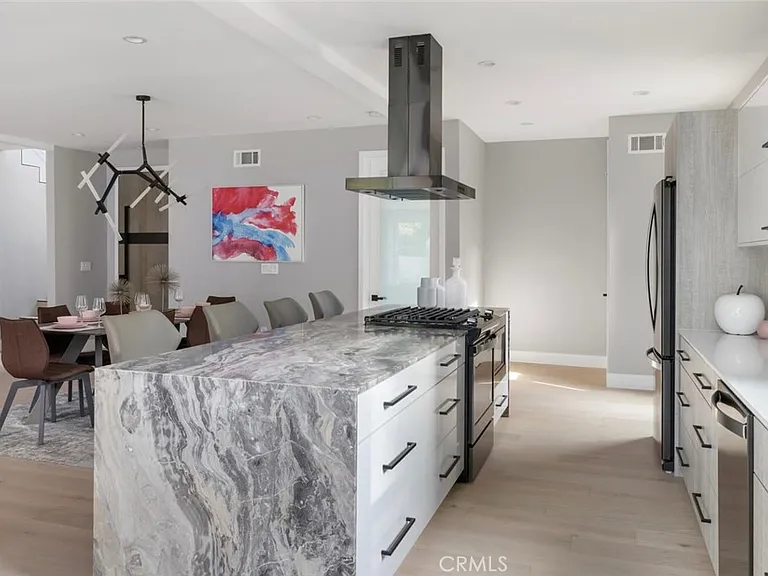 4731 Topanga Canyon Blvd — Photo 8