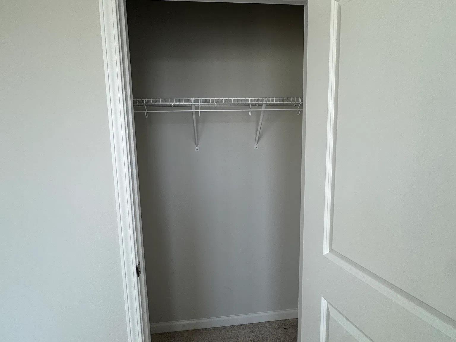 4 bed, 2.5 bath, 1800 sqft, $2,400 — Photo 3