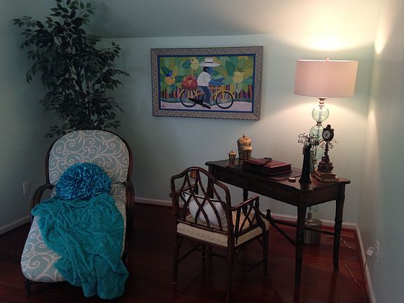 3rd image of 814 Geddy Ln