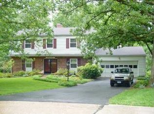 418 Heathstone Ln, Saint Louis, MO