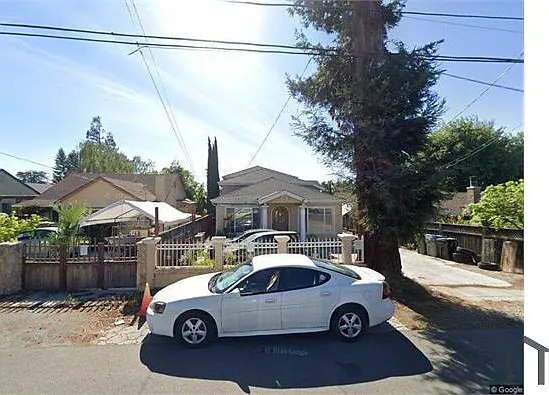 249 Vista Ave — Photo 1