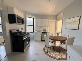 462-Abbington Apartments, LLC