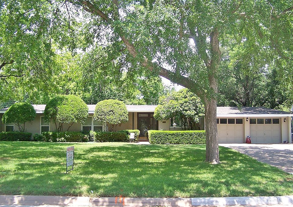 2nd image of 3204 Martin Blvd