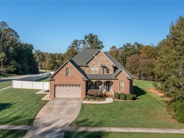 138 S Madera Dr, Mocksville, NC 27028