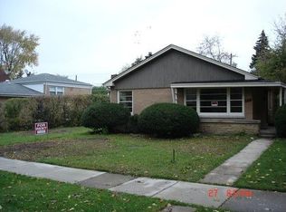 8133 Kenneth Ave, Skokie, IL 60076