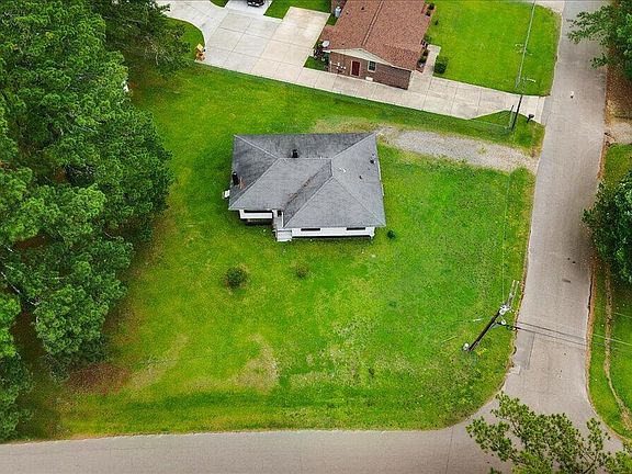 2nd image of 325 Bell Street
