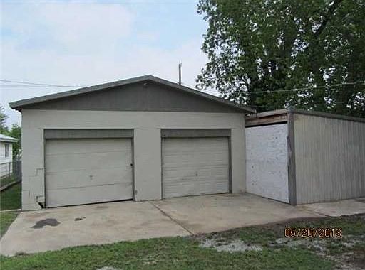 3rd image of 2529 SW 24th St