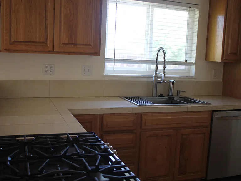 3610 Cerrito St — Photo 10