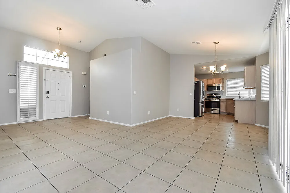 4 bed, 2.0 bath, 1498 sqft, $2,150 — Photo 4