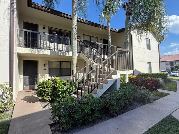 7690 Tahiti Ln #202, Lake Worth, FL 33467