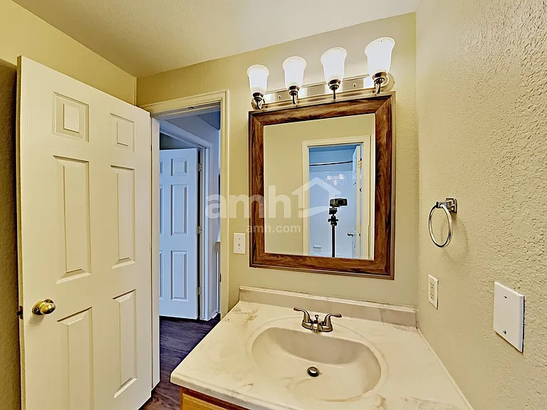 5060 E 118th Ave — Photo 16