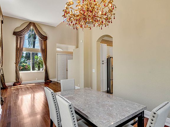 5th image of 4461 Mariners Cove Dr