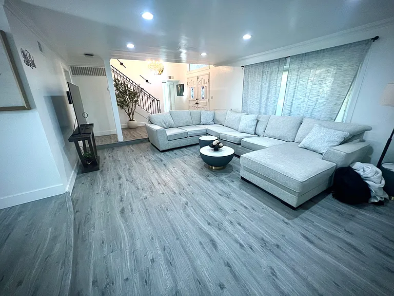 8927 Seranata Dr — Photo 10