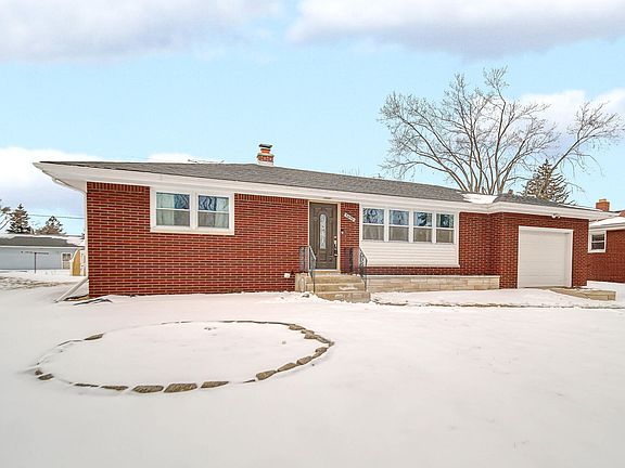 3rd image of 5450 Pierce St