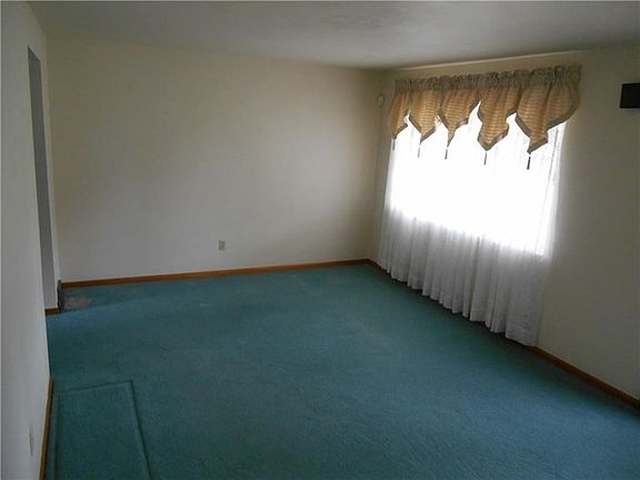 4th image of 327 Westland Dr