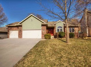 116 N Valley Stream Dr, Derby, KS 67037