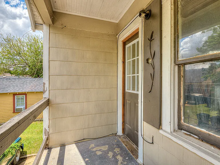 2111 N Linn Ave — Photo 13