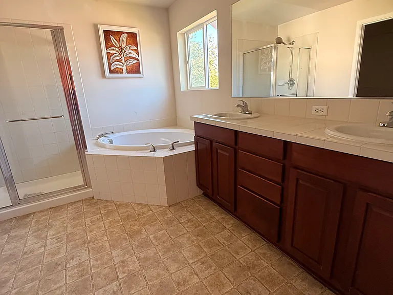 6023 Discovery St E — Photo 8
