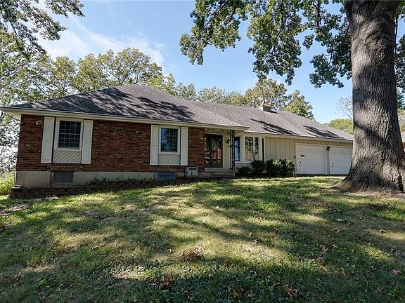 2nd image of 4722 Hedges Ave