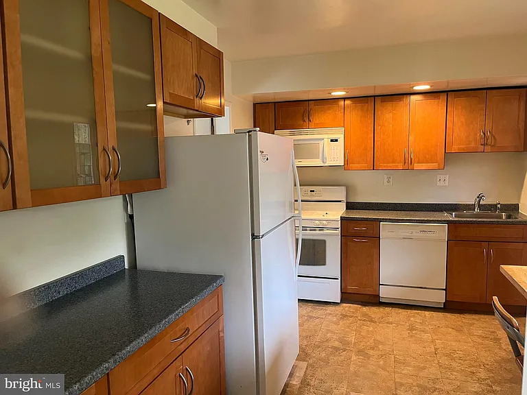 5101 Danbury Rd — Photo 7