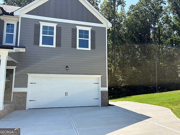 3rd image of 130 Mountain Creek Ln