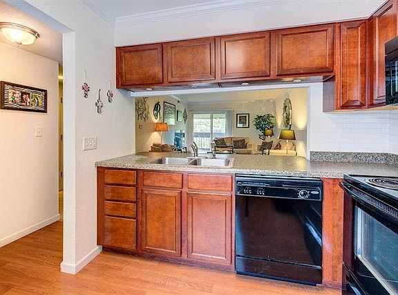 3rd image of 1957 Greenpoint Dr APT 301