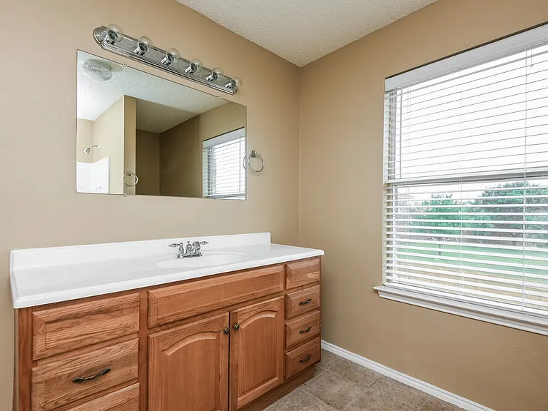 949 Canary Dr — Photo 18