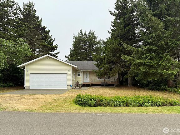 2nd image of 367 S Wynoochee Drive