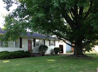 699 S Walnut St, Pittsfield, IL 62363