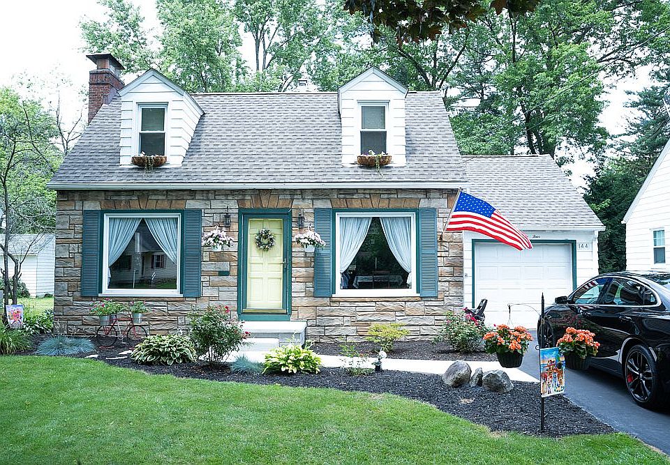 1st image of 144 Forest Park Dr