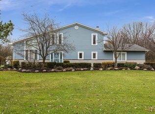 8910 N Shiloh Dr, Chesterland, OH 44026