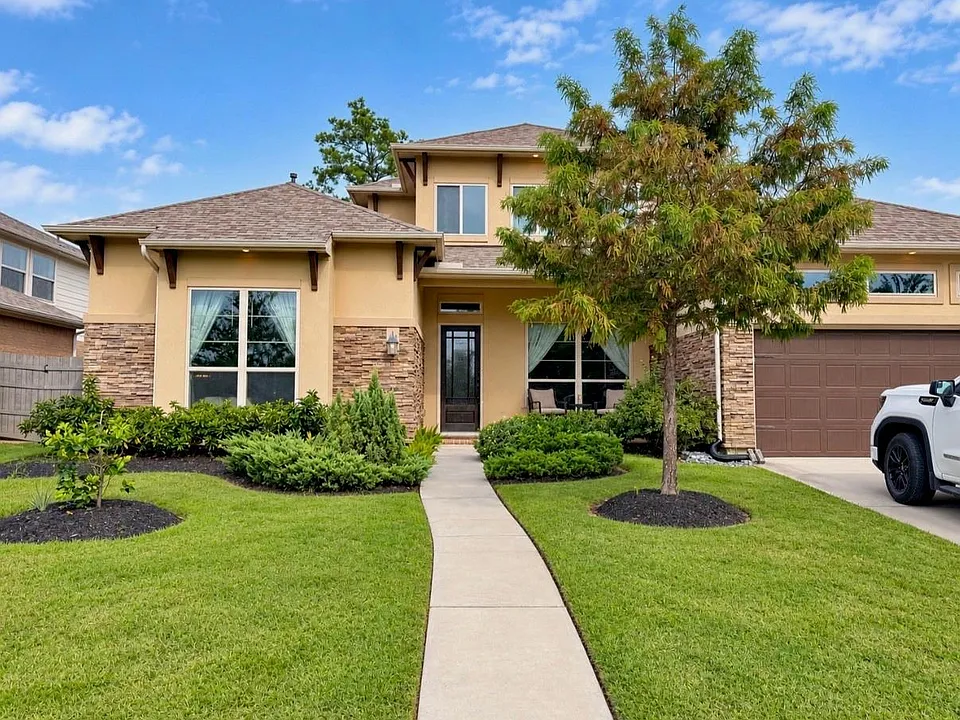 17357 Amaryllis Ln