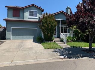 2207 Meteorite Ln, Santa Rosa, CA 95404