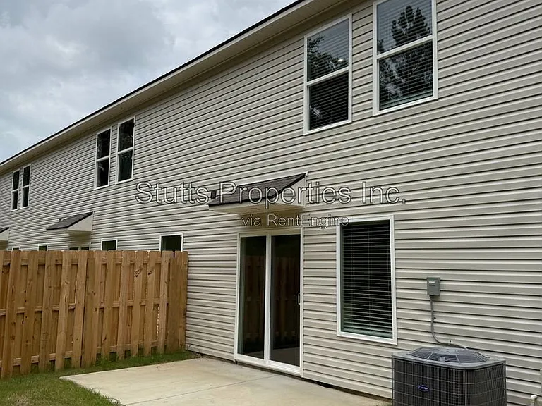 4137 Hudson Ct — Photo 14