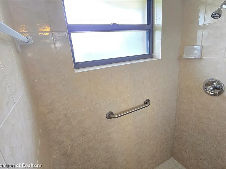 4402 Duffer Loop — Photo 25
