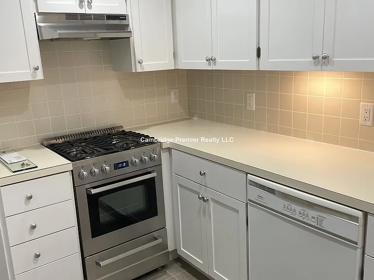 32 Healey St #3 — Photo 18