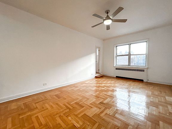 2nd image of 100 Bennett Ave APT 6G