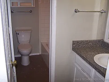 6639 S Victor Ave #G-112 — Photo 2