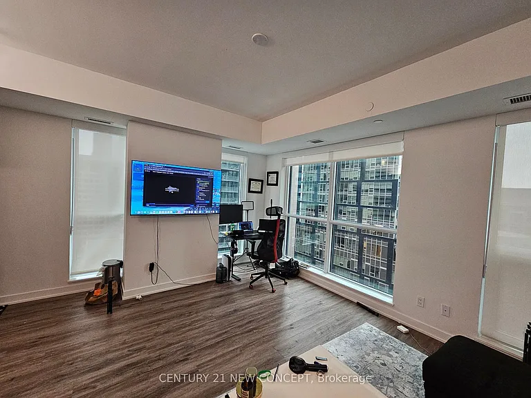 327 King St W #1502 — Photo 14