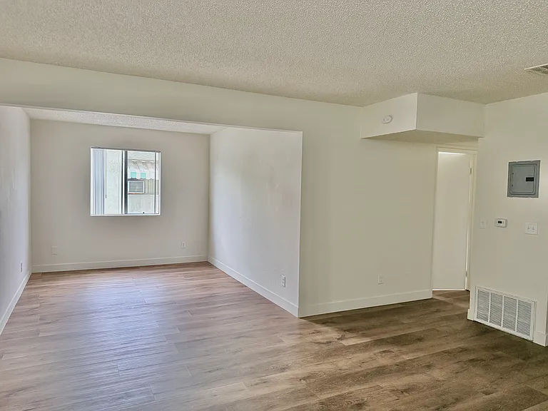 11058 Cantlay St #2 — Photo 2