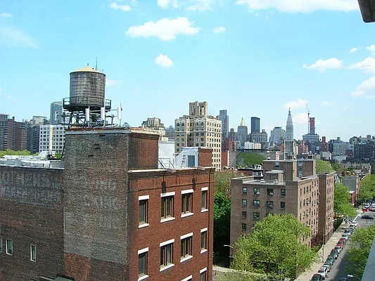 Sold by Sotheby's International Realty | media 9