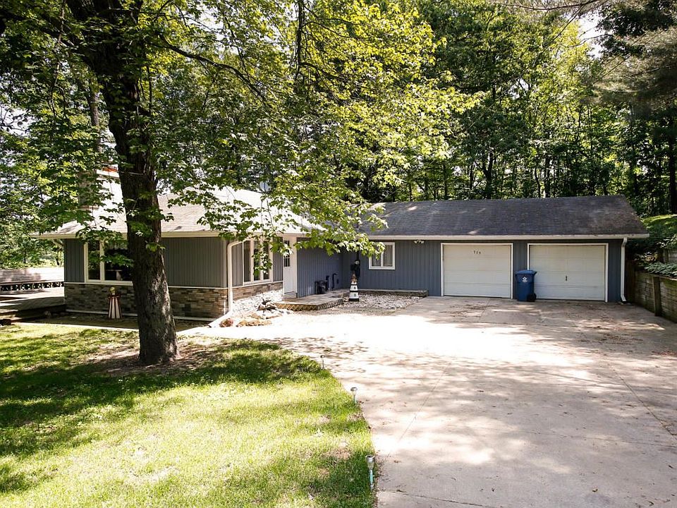 1st image of 775 Woodland Bch