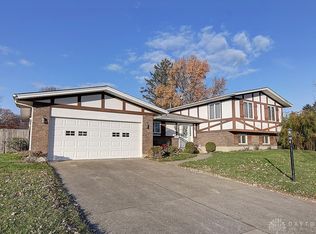 2073 Oak Tree Dr E, Dayton, OH 45440