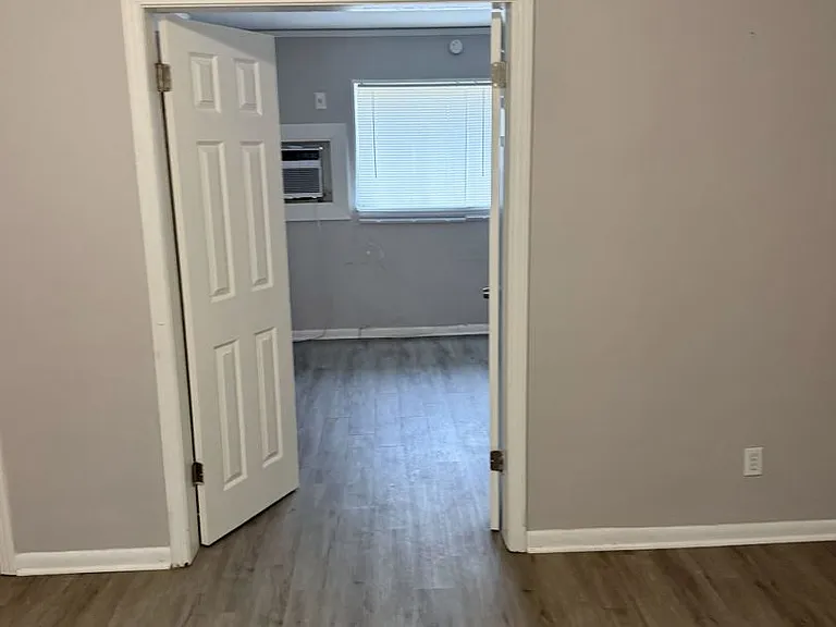 203 Stirling St — Photo 4