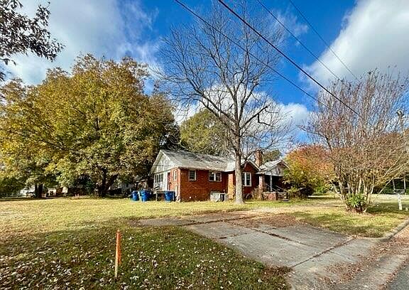 2nd image of 626 W Harden St