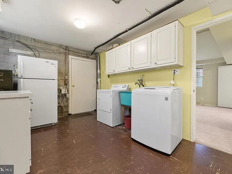 1747 Great Falls St — Photo 14