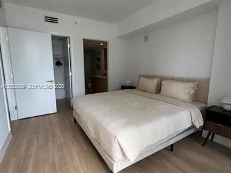 90 NE 32nd St #CU-811 — Photo 5