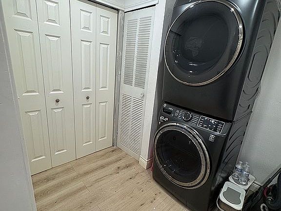 4th image of 13598 Pine Cir S